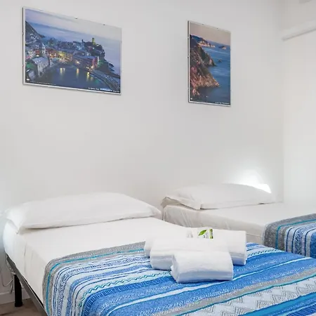 New Apt! 1km From Station 'la Spezia' Апартаменты Специя