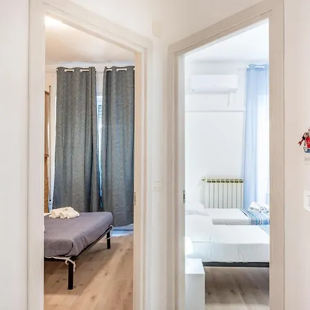 Апартаменты New Apt! 1km From Station 'la Spezia'