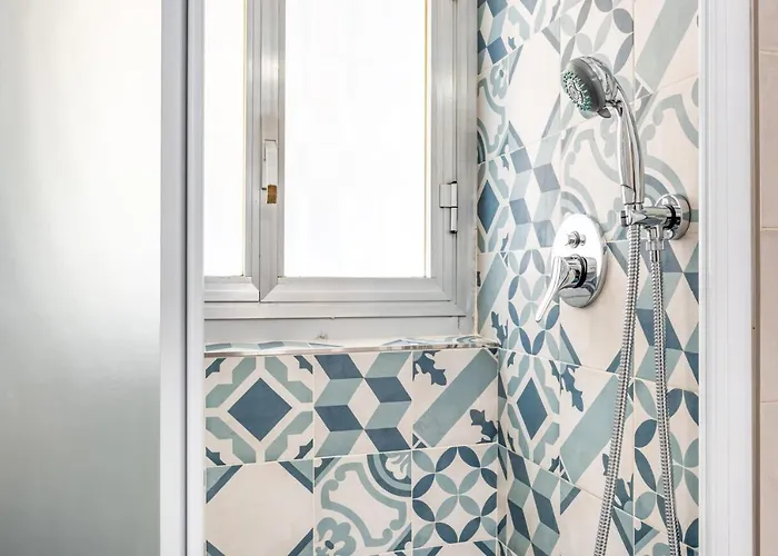 Guesthost - New Apt! 1km From Station 'la Spezia' アパート ラ・スペツィア