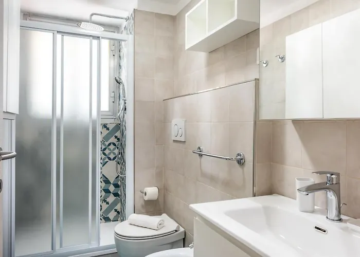 Guesthost - New Apt! 1km From Station 'la Spezia' アパート